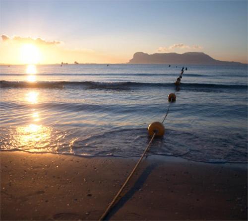 Estudio A Pie De Playa Con Bano Y Cocina Privados Apartman Algeciras Kültér fotó
